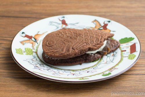 【わスイーツ】ふわもちたい焼・ティラミス 【モンテール】横から見た図