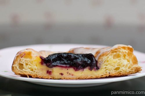 デニッシュペストリー（ブルーベリー）【ヤマザキ】断面図