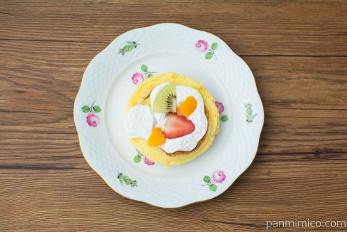 5種のフルーツロール　トライフル【ファミリーマート】上から見た図