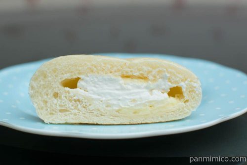 国産小麦のチーズクリームパン【Pasco】断面図