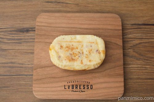 ポテトとチーズハムパン【ローソン】上から見た図