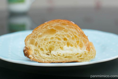 バニラヨーグルトクロワッサン【フジパン】断面図