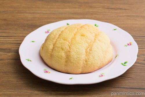 塩バターメロンパン【ヤマザキ】横から見た図