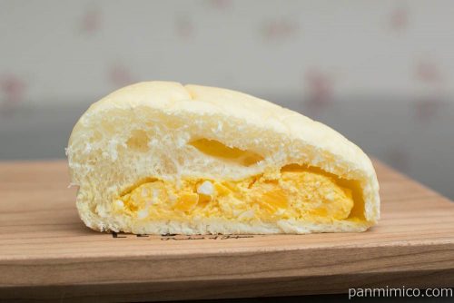 まるいたまごパン【ヤマザキ】断面図