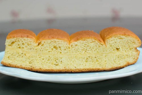 大人の味わい牛乳パン 完熟バナナ＆ココナッツ【Pasco】断面図