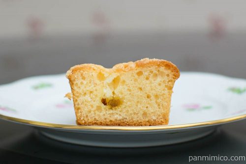 ココナッツとマンゴーのケーキ【ヤマザキ】断面図