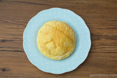 バナナメロンパン【ローソン】上から見た図