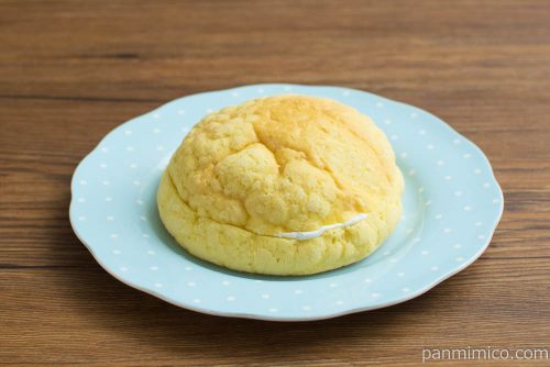 バナナメロンパン【ローソン】横から見た図