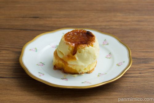 ブリュレパンケーキ【ファミリーマート】横から見た図