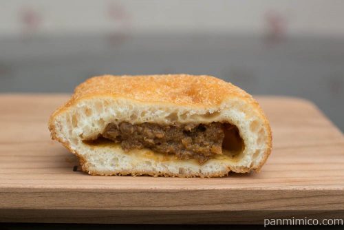 しびれる麻婆ドーナツ【神戸屋】断面図