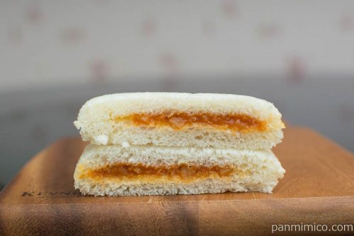 スナックサンド　豚キムチ味【フジパン】断面図