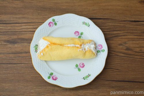 プリンアラモード風味オムレット【ヤマザキ】上から見た図