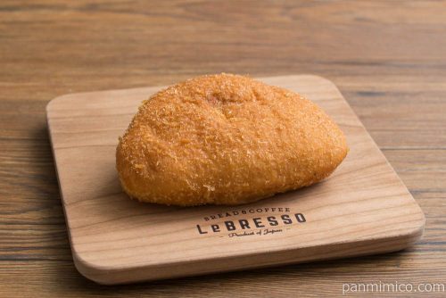 ロースハム＆たまごドーナツ【ファミリーマート】横から見た図