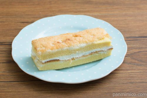 ビスケットサンドケーキ【ヤマザキ】横から見た図