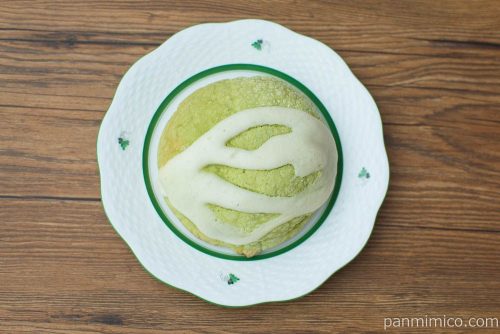 お抹茶ぱん（3種のお豆）【ヤマザキ】上から見た図