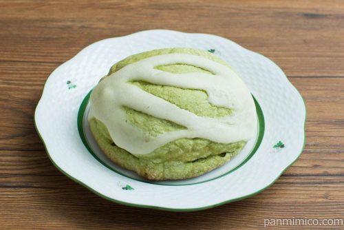 お抹茶ぱん（3種のお豆）【ヤマザキ】横から見た図