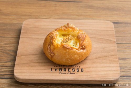 【haru’s BAKERY（ハルズベーカリー）】昆布チーズ横から見た図