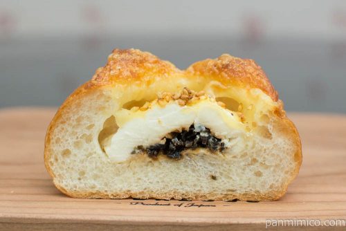 【haru’s BAKERY（ハルズベーカリー）】昆布チーズ断面図