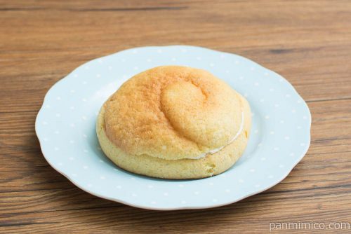 塩バニラメロンパン【ローソン】横から見た図