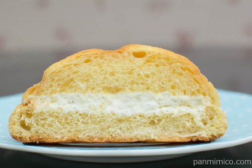 塩バニラメロンパン【ローソン】断面図