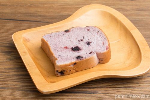 ブルーベリーブレッド(4)【タカキベーカリー】横から見た図