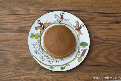 ふんわりパンケーキ白バラコーヒー＆ミルク（2）【フジパン】上から見た図