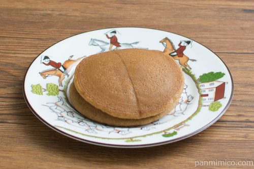 ふんわりパンケーキ白バラコーヒー＆ミルク（2）【フジパン】横から見た図