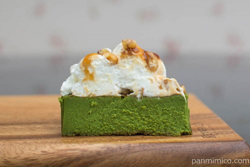 お抹茶バスチー -バスク風チーズケーキ-【ローソン】断面図