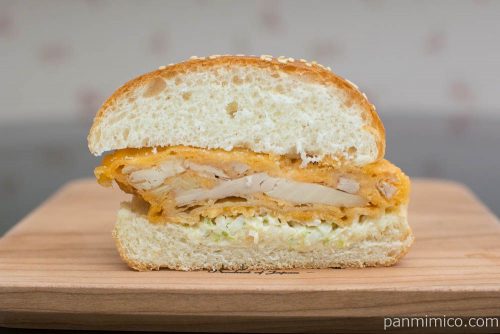 鶏タツタバーガー【ファミリーマート】断面図