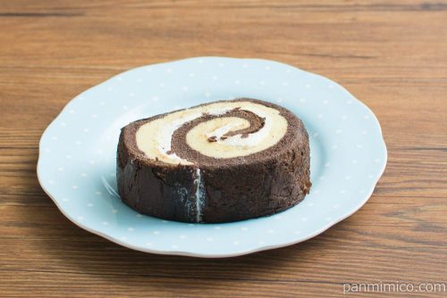 チョコバナナの厚切りロール【ヤマザキ】横から見た図