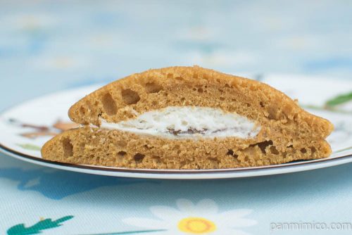 黒糖パンケーキ パインジャム＆ホイップ【Pasco】断面図