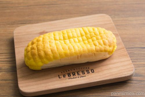 スイートコーンパン【ヤマザキ】横から見た図