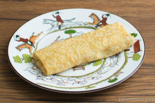 チョコチップクレープ(生チョコ入り)【ローソン】横から見た図