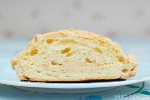 キャラメル味わうくるみのメロンパン【Pasco】断面図