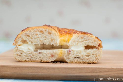 Bagelwiches チーズベーコンオニオン【Pasco】断面図