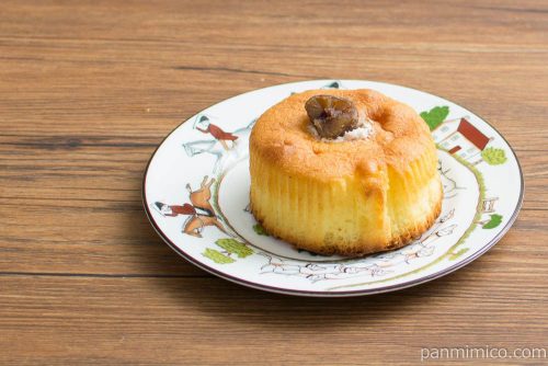 栗のケーキ(スフレシフォン風)【ファミリーマート】横から見た図