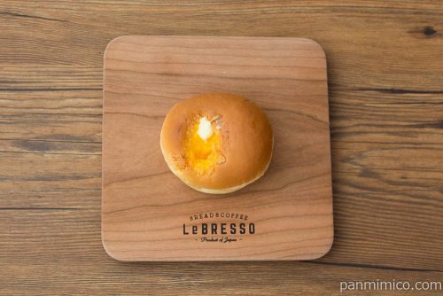 マヨネーズいっぱいのパン【ローソン】上から見た図