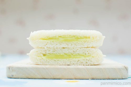 「鬼滅の刃」ランチパック 炭治郎のメロンクリームと禰豆子のいちごクリーム【ローソン】メロンクリーム断面図