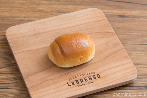 ７Ｐマーガリン入り　バターロール　４個入【セブンイレブン】横から見た図