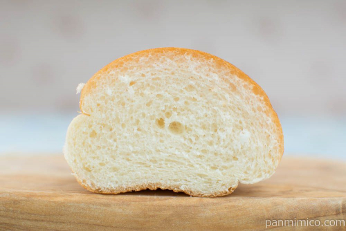 ほんのり甘いバターロール　4個入【ローソン】断面図