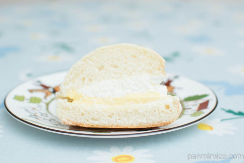 ダブルクリームメロンパン（ホイップ＆カスタード）【ヤマザキ】断面図