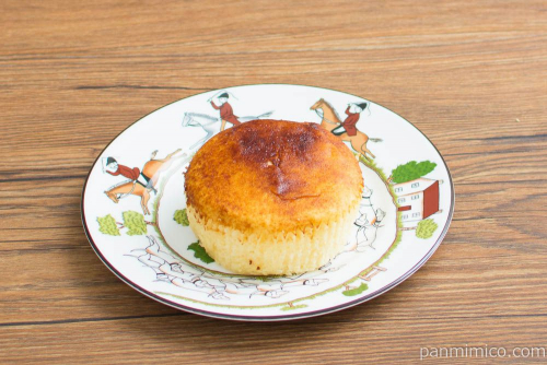 クリームブリュレ風蒸しケーキ【ヤマザキ】横から見た図