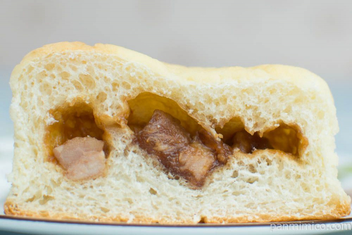 チャーシューメロンパン【ローソン】断面図