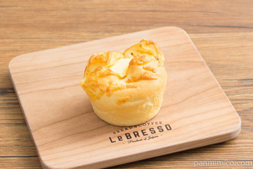 じゃがバターパン【ローソン】横から見た図