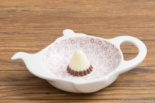 アポロチョコレート ホワイトギフト 富良野メロン味【明治】横から見た図