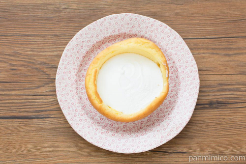 ホイップとカスタードのパン【ローソン】上から見た図