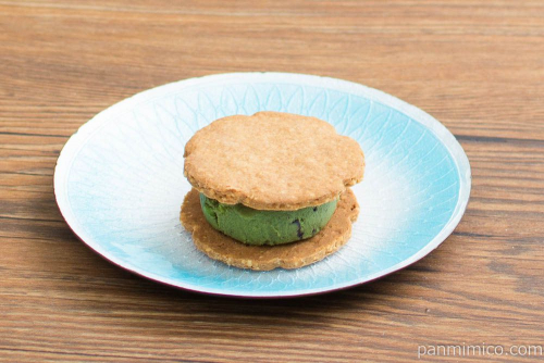 （髙山堂 甘継） 米粉のバターサンド　抹茶カシス