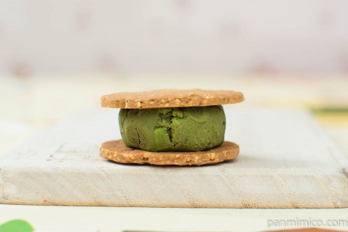 （髙山堂 甘継） 米粉のバターサンド　断面図