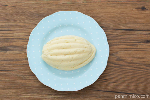 めろんパン ミルクホイップクリーム【Pasco】上から見た図