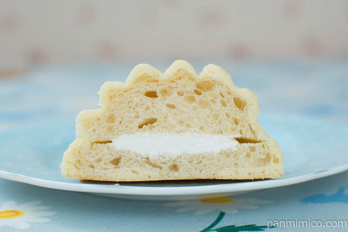 めろんパン ミルクホイップクリーム【Pasco】断面図